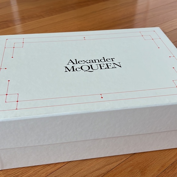 Alexander McQueen Sneakers - Picture 8 of 9